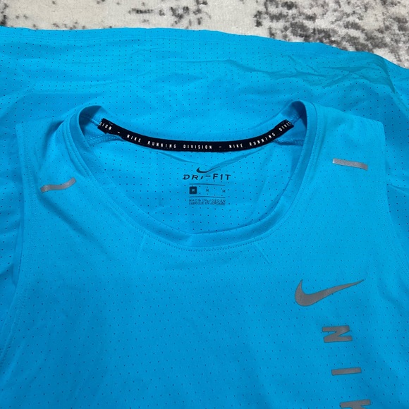 Men’s Nike Running Tank - Picture 2 of 4